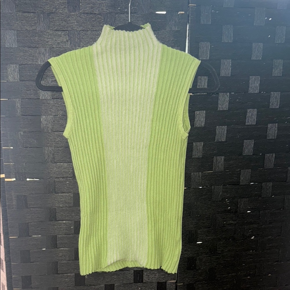 RIHOAS Ribbed Knit Top in Green